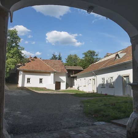 Plitzner Belvarosi Apartmanhaz Eger Bagian luar foto
