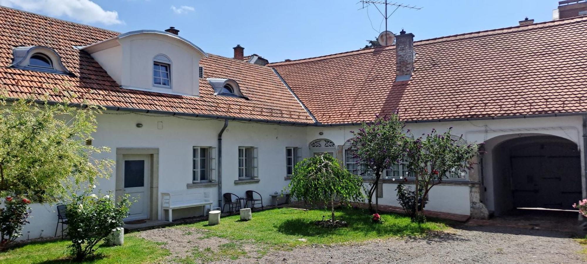 Plitzner Belvarosi Apartmanhaz Eger Bagian luar foto