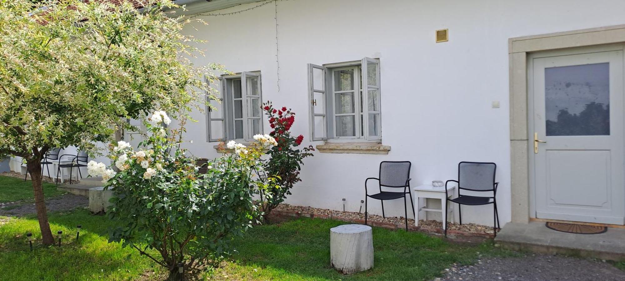 Plitzner Belvarosi Apartmanhaz Eger Ruang foto
