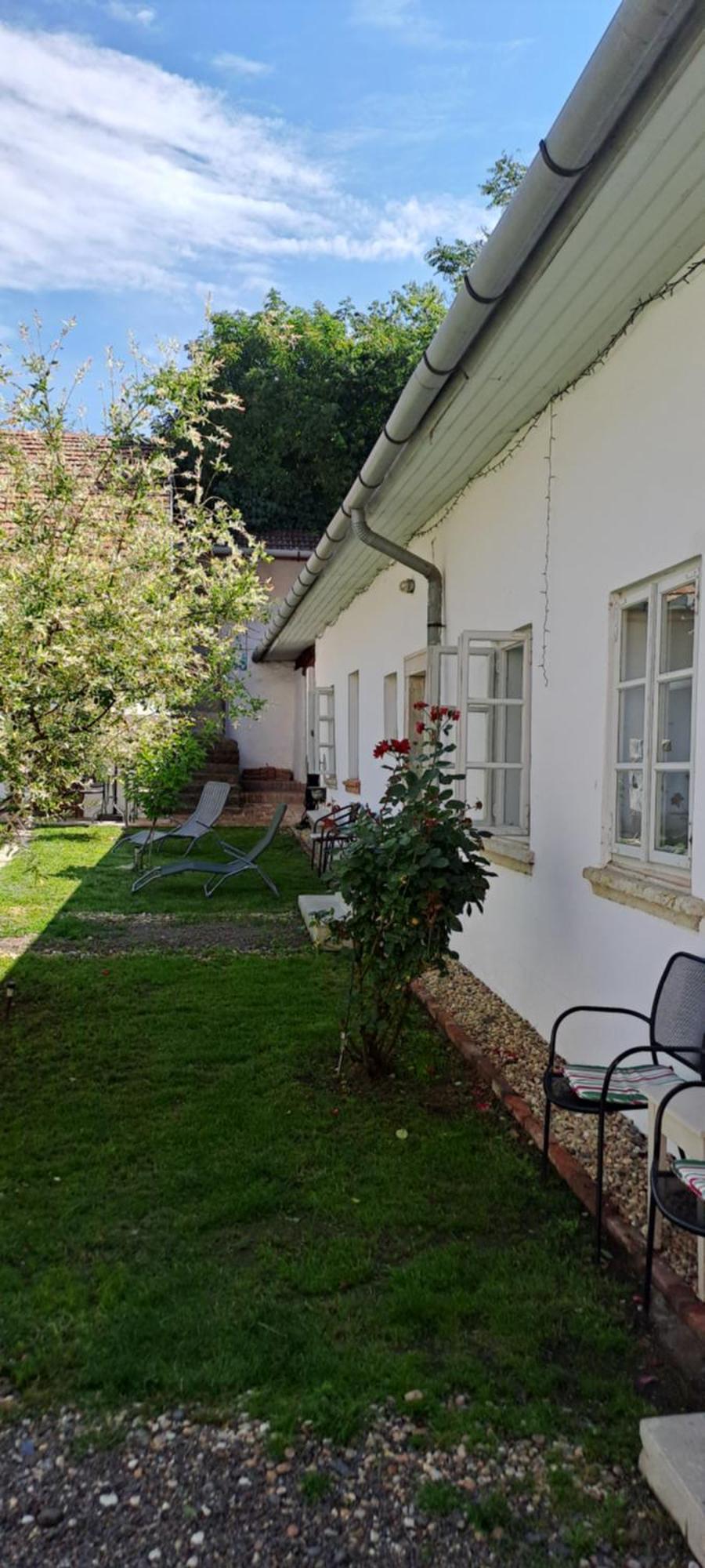 Plitzner Belvarosi Apartmanhaz Eger Bagian luar foto