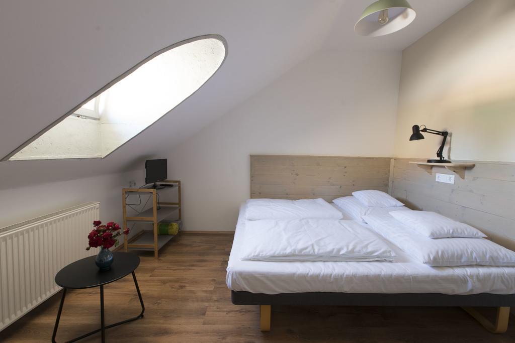 Plitzner Belvarosi Apartmanhaz Eger Bagian luar foto