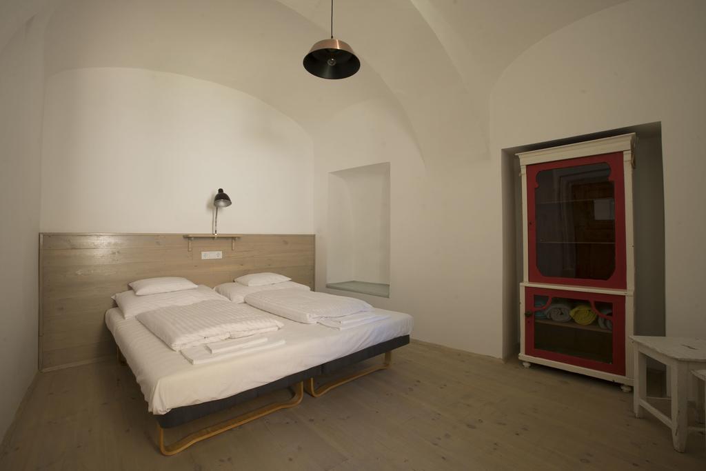 Plitzner Belvarosi Apartmanhaz Eger Bagian luar foto