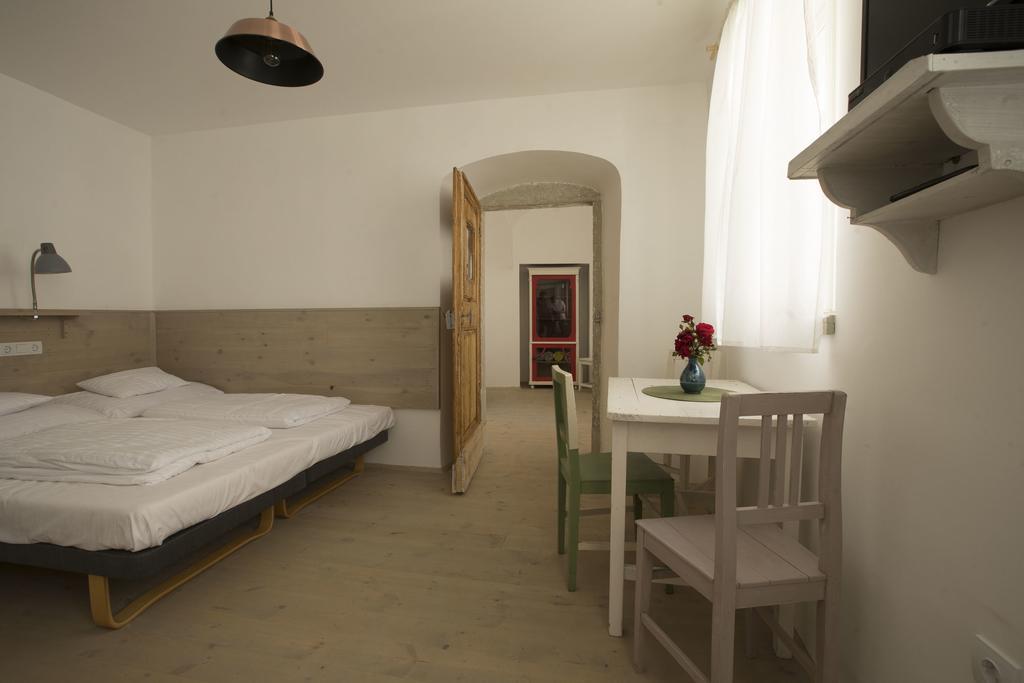 Plitzner Belvarosi Apartmanhaz Eger Bagian luar foto