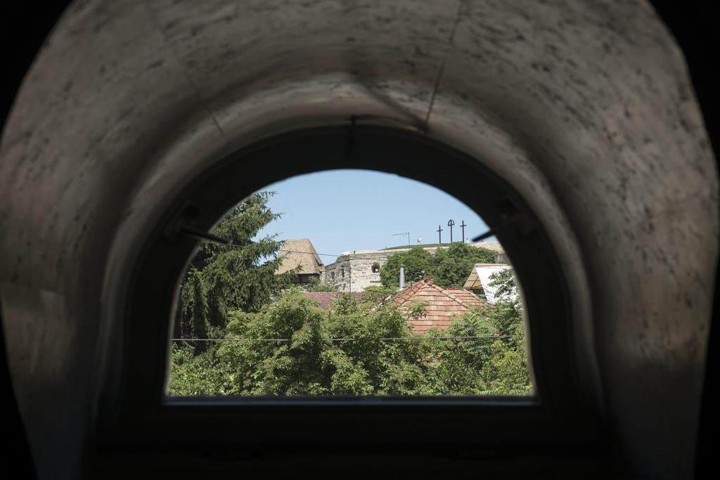 Plitzner Belvarosi Apartmanhaz Eger Bagian luar foto