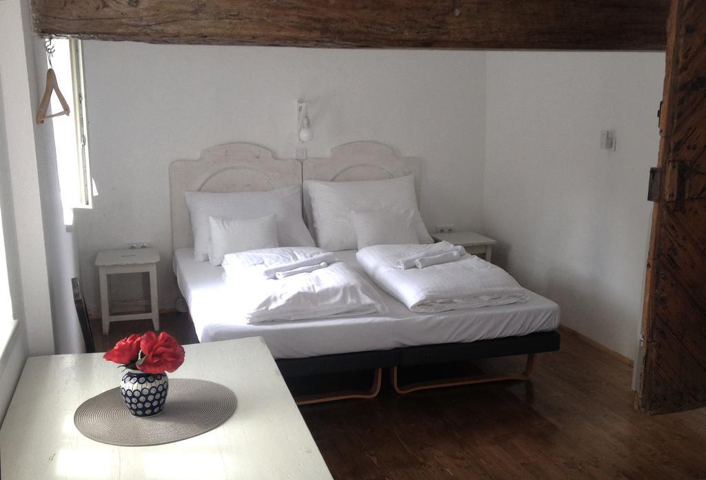 Plitzner Belvarosi Apartmanhaz Eger Bagian luar foto