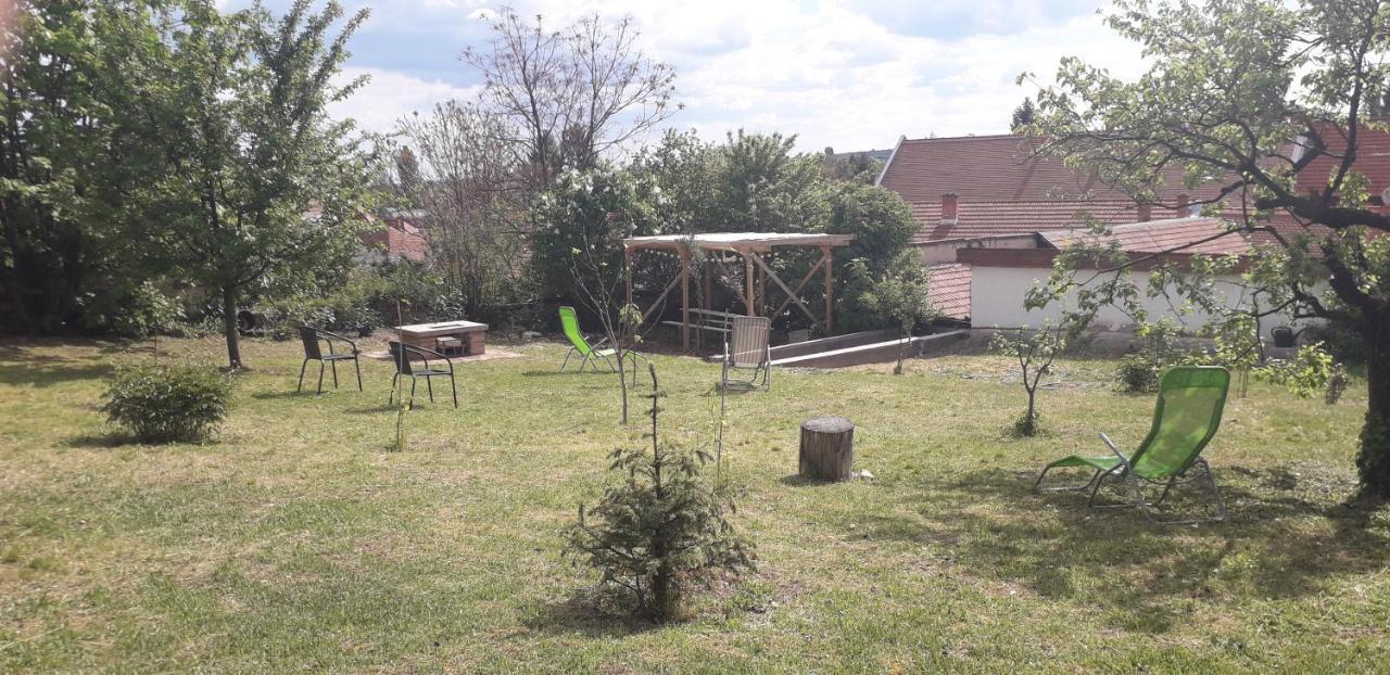 Plitzner Belvarosi Apartmanhaz Eger Bagian luar foto